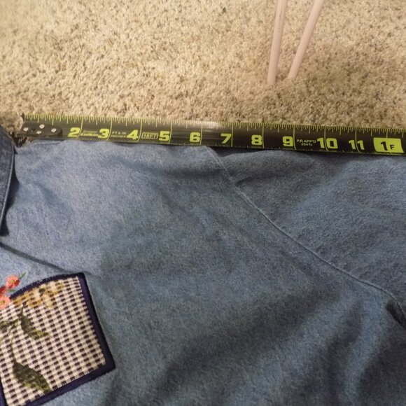 Teddi tm size medium short sleeve denim button shirt Grannycore embroidery - Picture 7 of 9